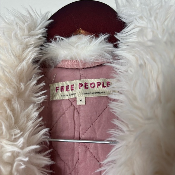 Free People Lola Pink Denim Oversized Jacket With White Fur Collar Size XL - Picture 4 of 8